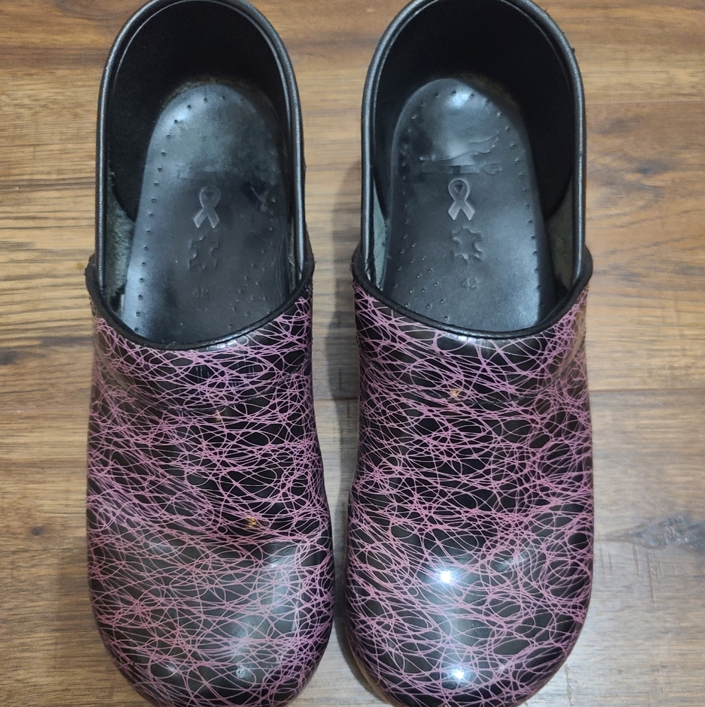 Breast Cancer Aweness Dansko